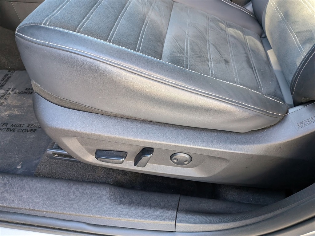 Thumbnail: 2025 Mitsubishi Outlander - 14