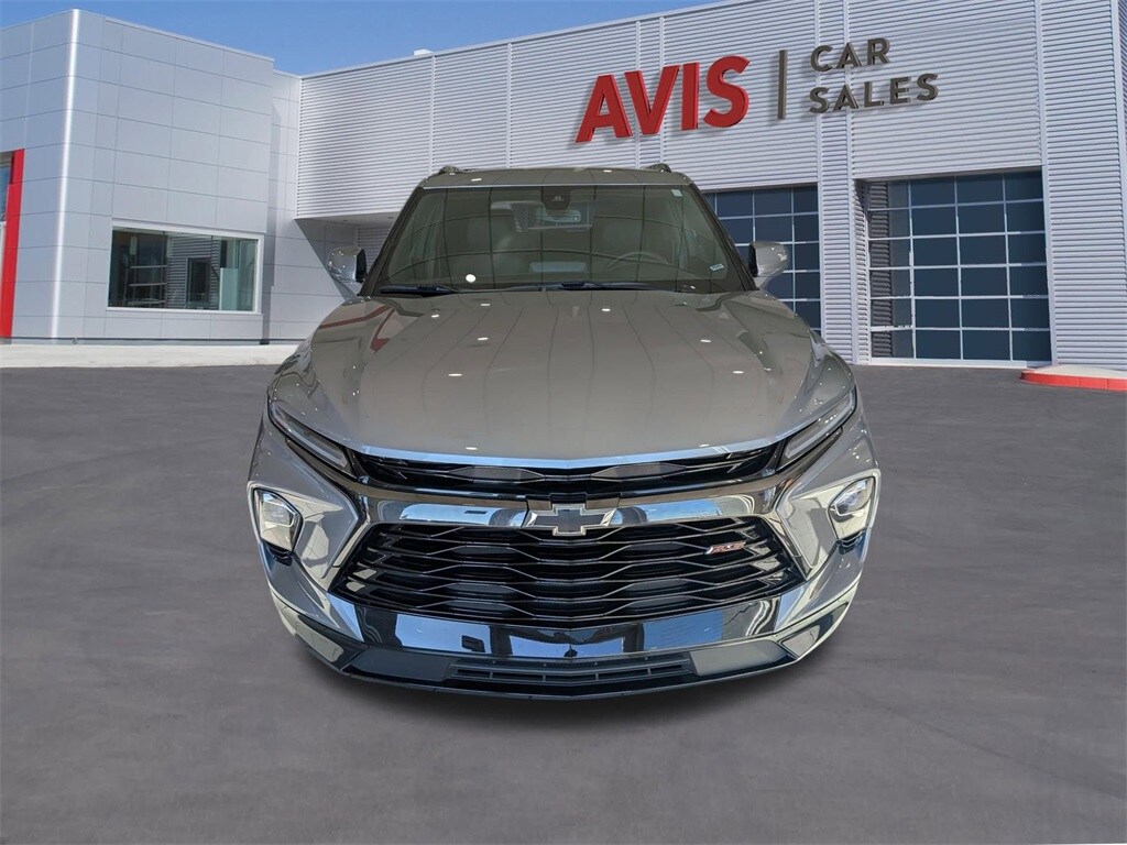 2025 Chevrolet Blazer RS photo 2