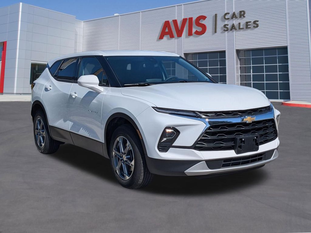 Thumbnail: 2025 Chevrolet Blazer - 3