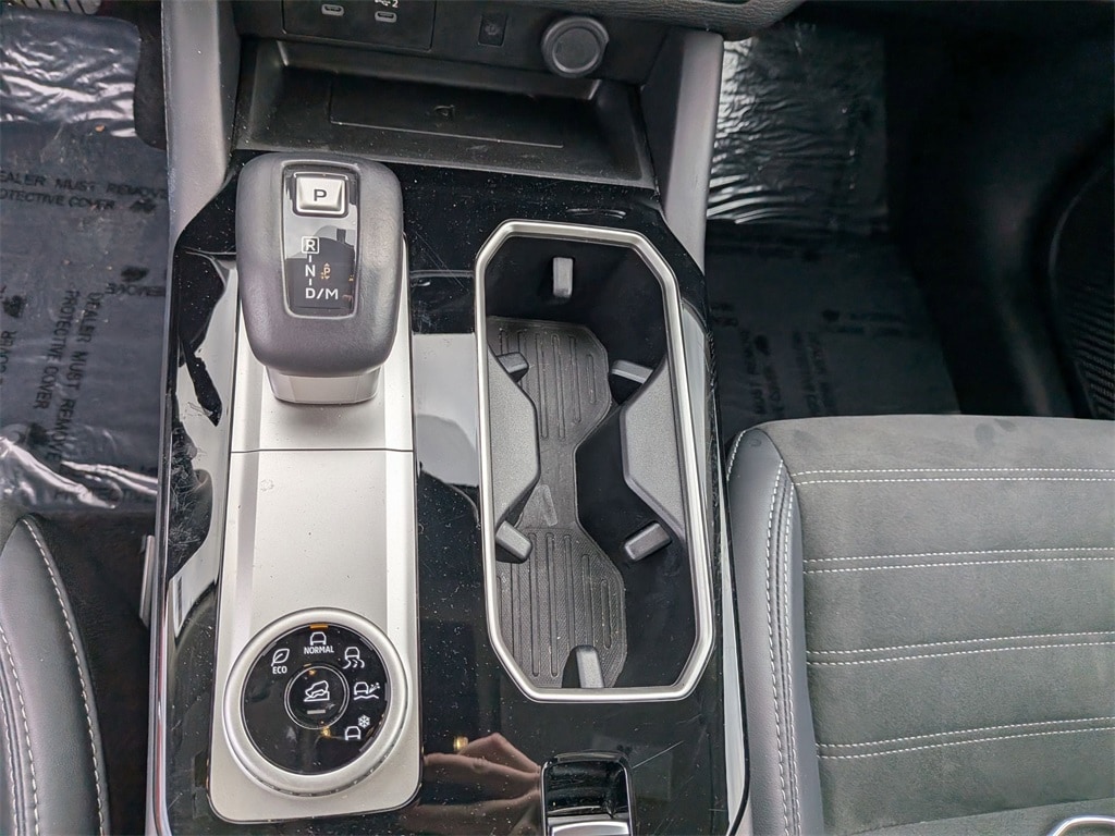 Thumbnail: 2025 Mitsubishi Outlander - 20