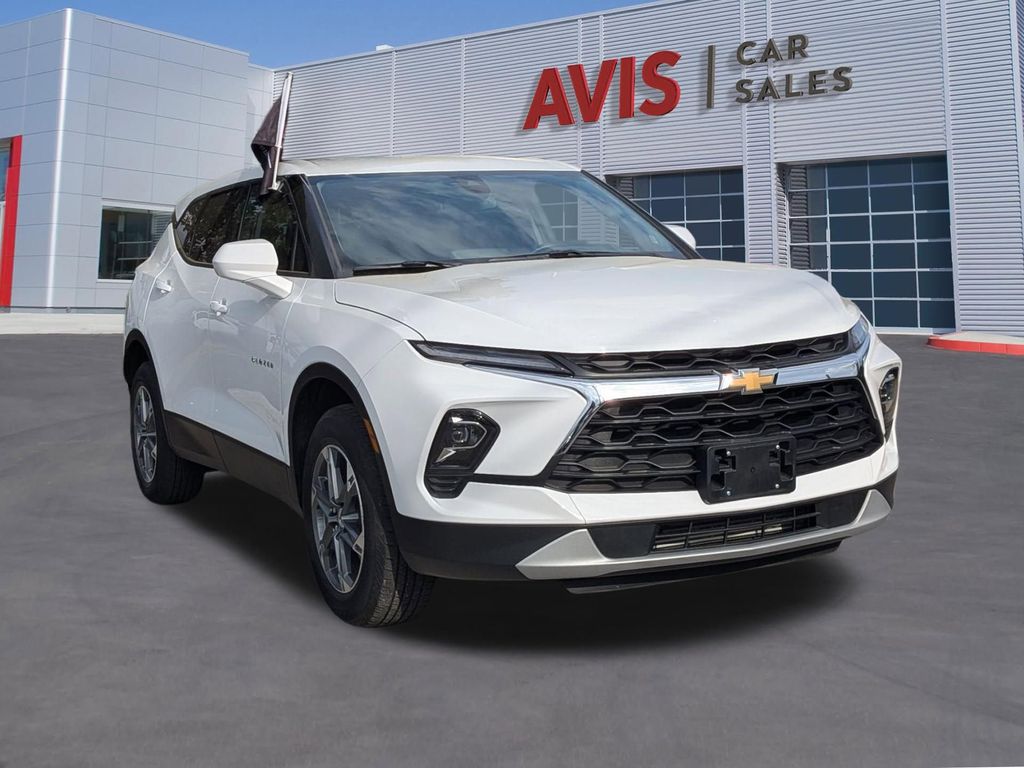 Thumbnail: 2025 Chevrolet Blazer - 3