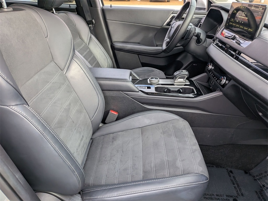 Thumbnail: 2025 Mitsubishi Outlander - 31