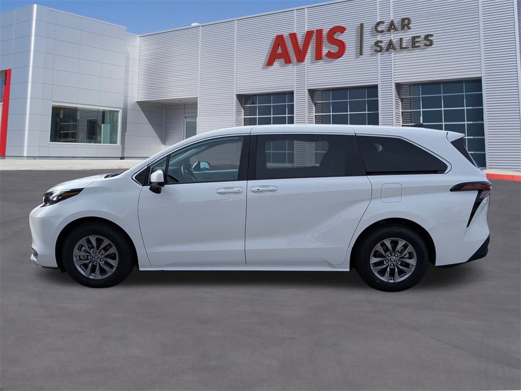 Thumbnail: 2025 Toyota Sienna - 10