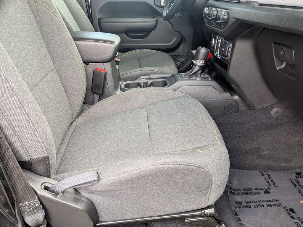 Thumbnail: 2025 Jeep Wrangler - 28