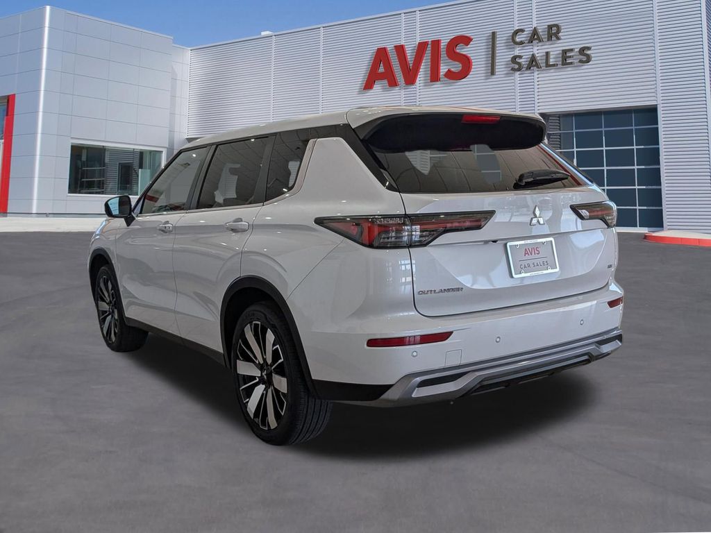Thumbnail: 2025 Mitsubishi Outlander - 7
