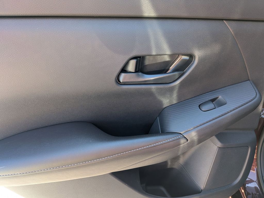 Thumbnail: 2025 Nissan Sentra - 25