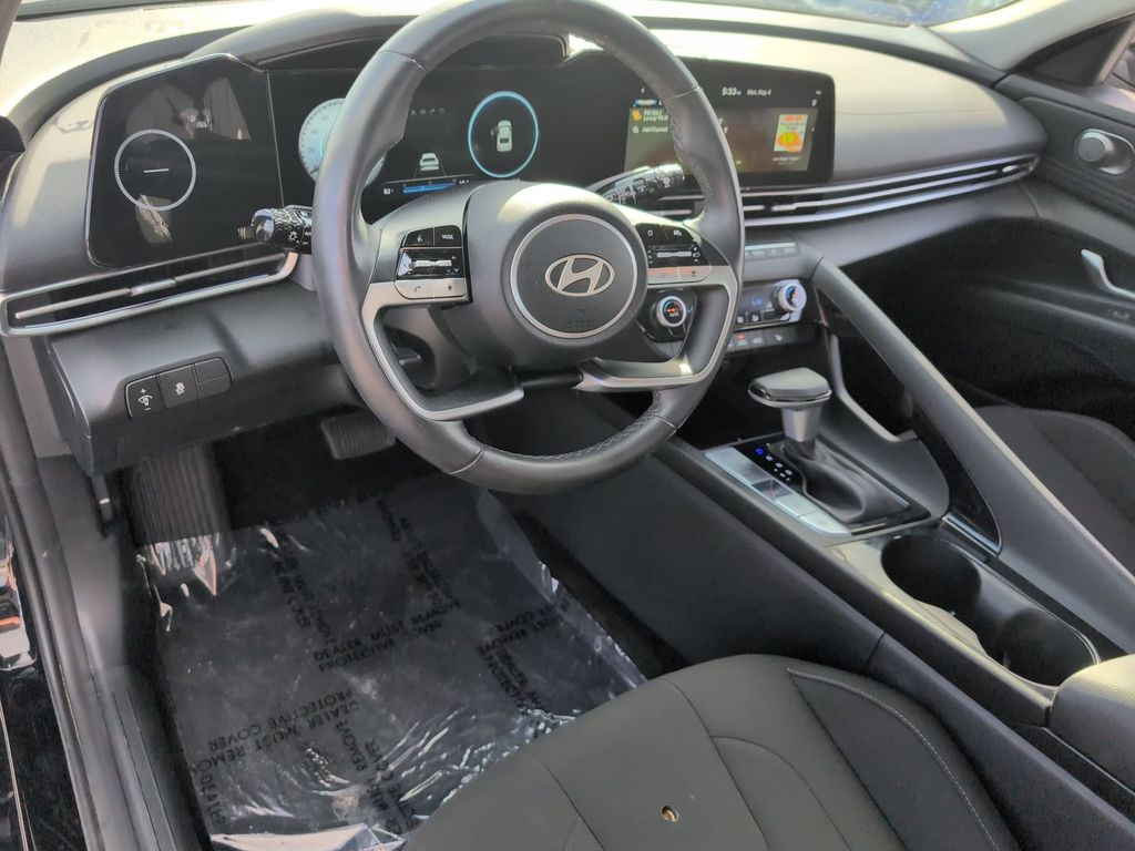 Thumbnail: 2025 Hyundai Elantra - 15