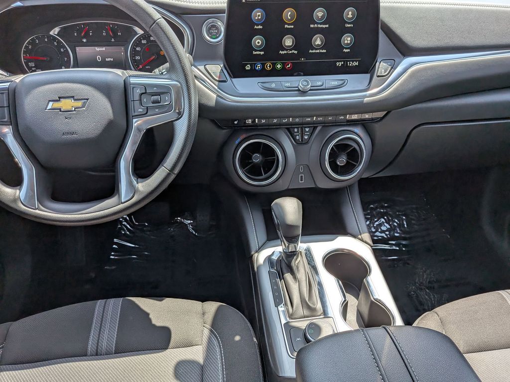 Thumbnail: 2025 Chevrolet Blazer - 24