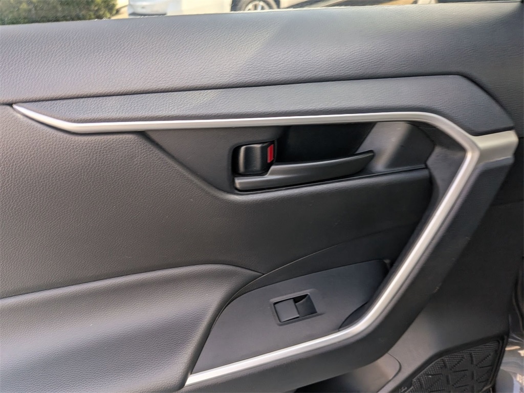 Thumbnail: 2025 Toyota RAV4 - 24