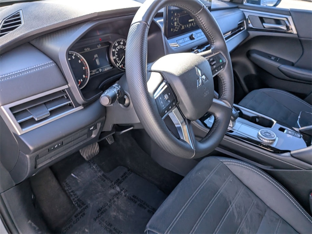 Thumbnail: 2025 Mitsubishi Outlander - 15