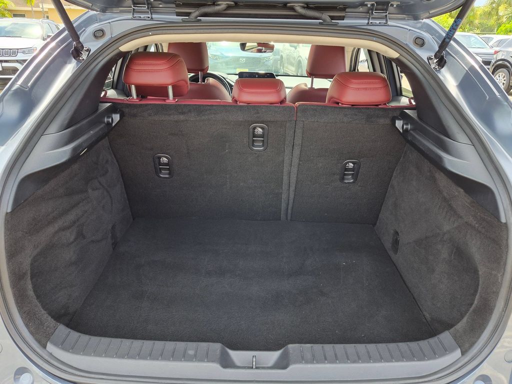 2025 Mazda CX-30 Carbon Edition - Photo 31