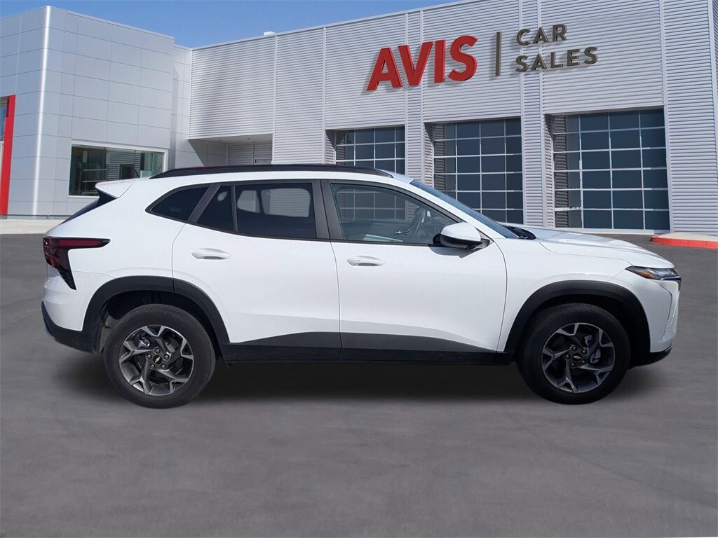 Thumbnail: 2025 Chevrolet Trax - 5