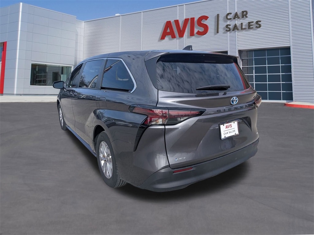 Thumbnail: 2025 Toyota Sienna - 9