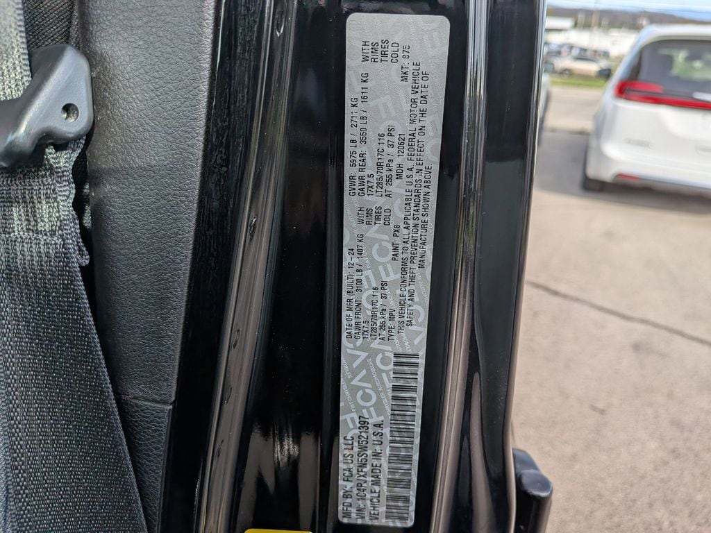 Thumbnail: 2025 Jeep Wrangler - 31