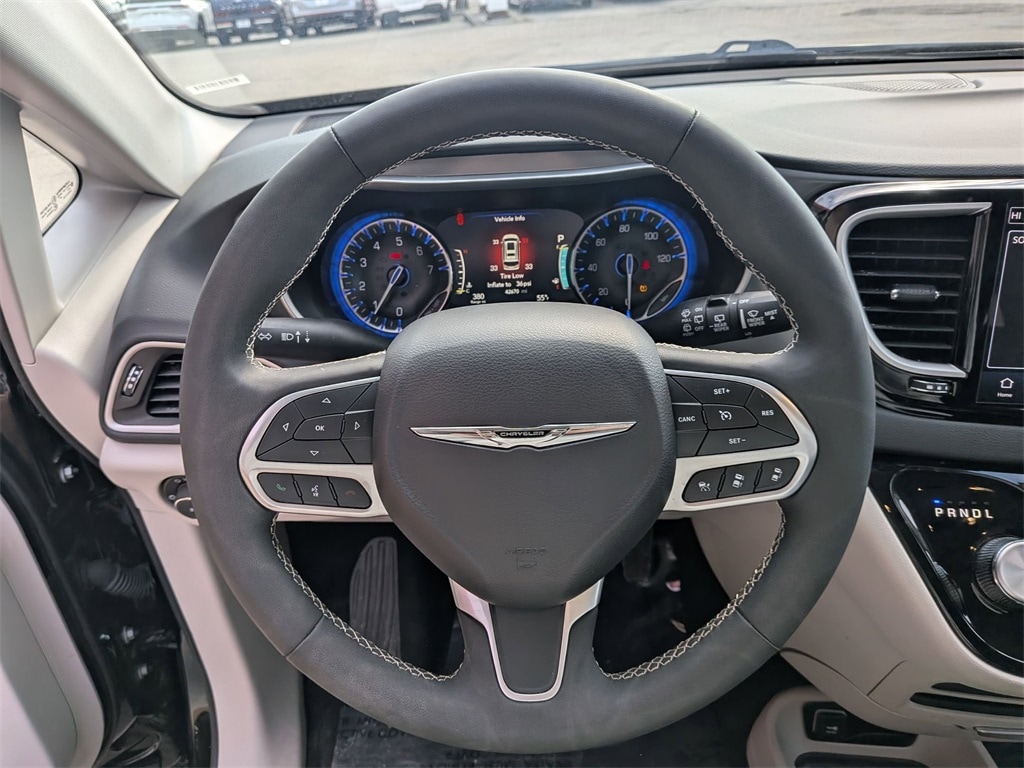 Thumbnail: 2024 Chrysler Pacifica - 21