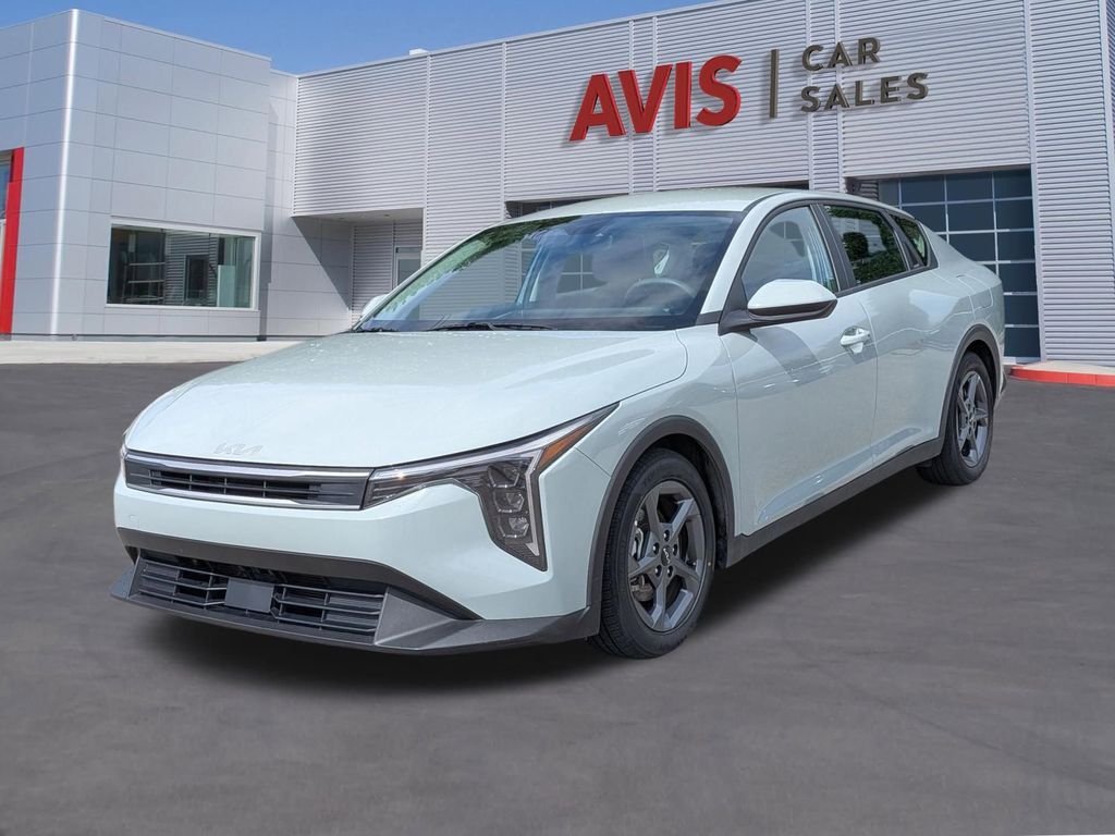 2025 Kia K4 LXS AT's photo