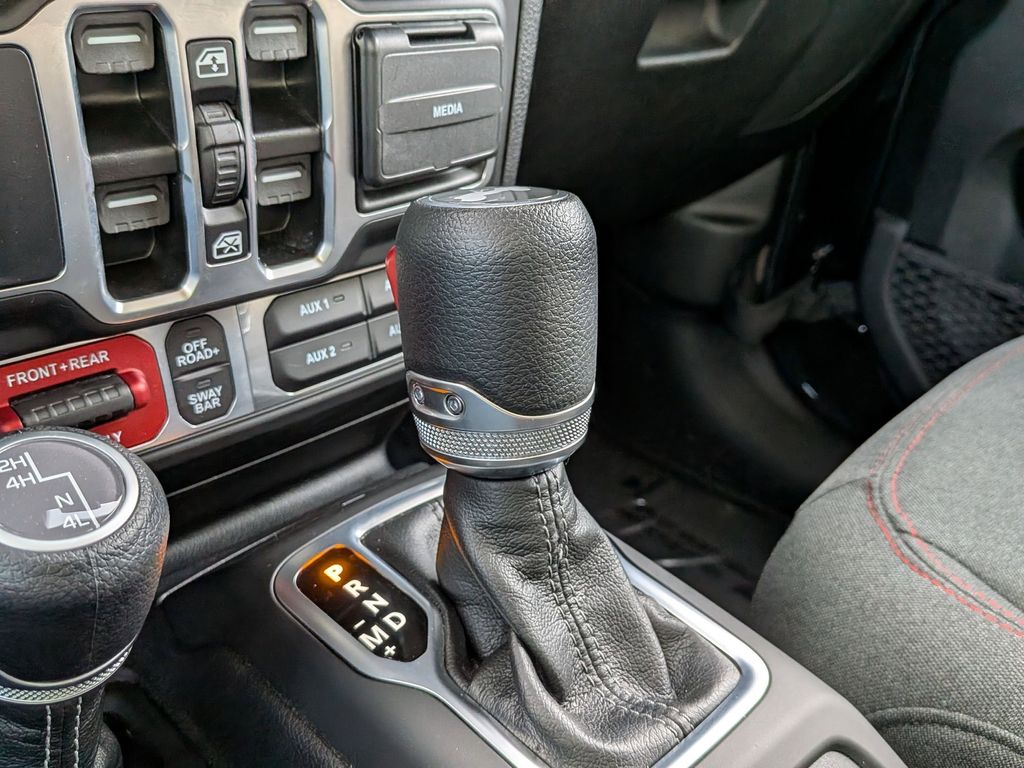 Thumbnail: 2025 Jeep Wrangler - 18