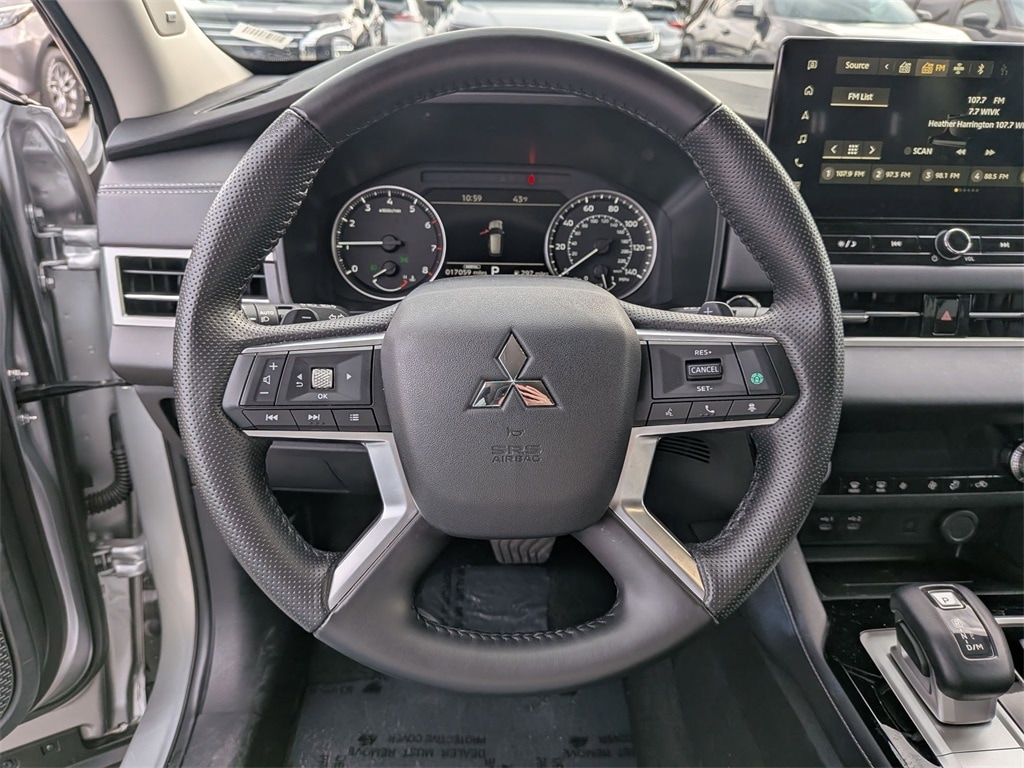 Thumbnail: 2025 Mitsubishi Outlander - 21