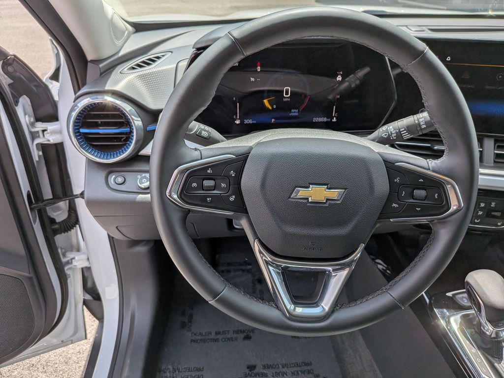 Thumbnail: 2025 Chevrolet Trax - 19