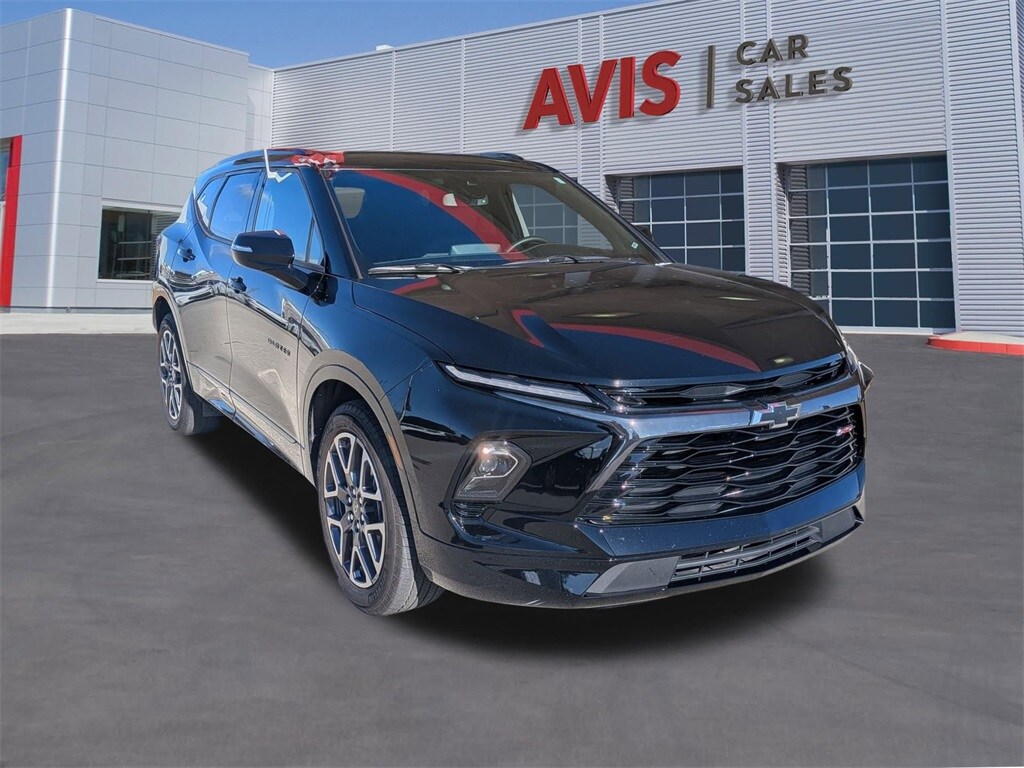 2025 Chevrolet Blazer RS photo 3