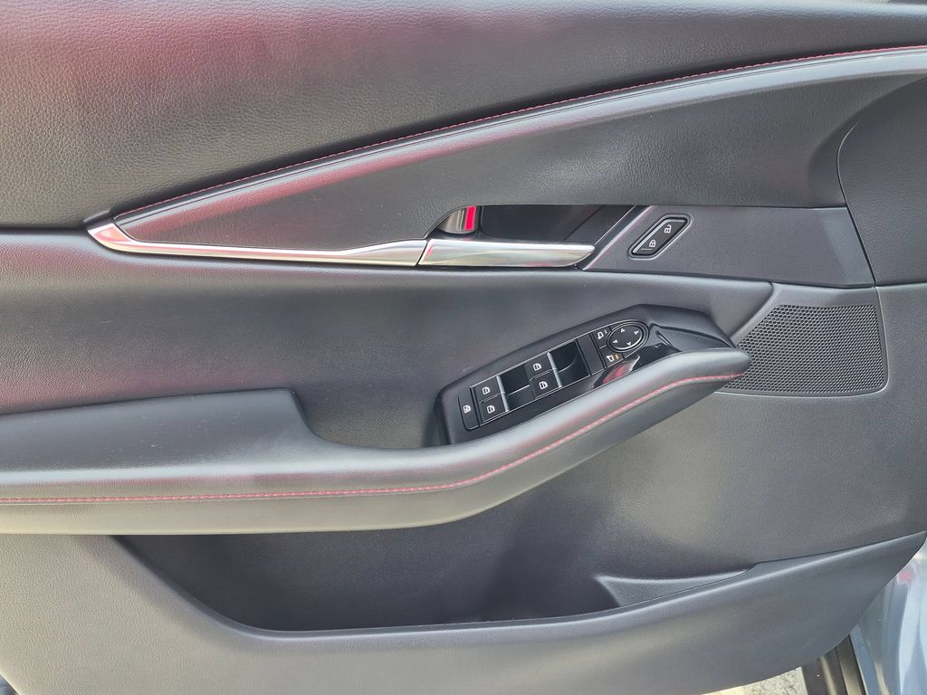 2025 Mazda CX-30 Carbon Edition - Photo 11