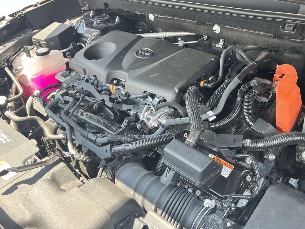 Thumbnail: 2025 Toyota RAV4 - 34