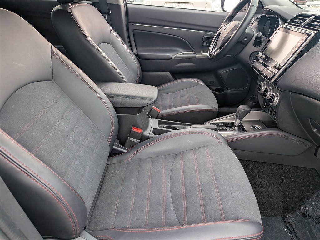 Thumbnail: 2024 Mitsubishi Outlander Sport - 32