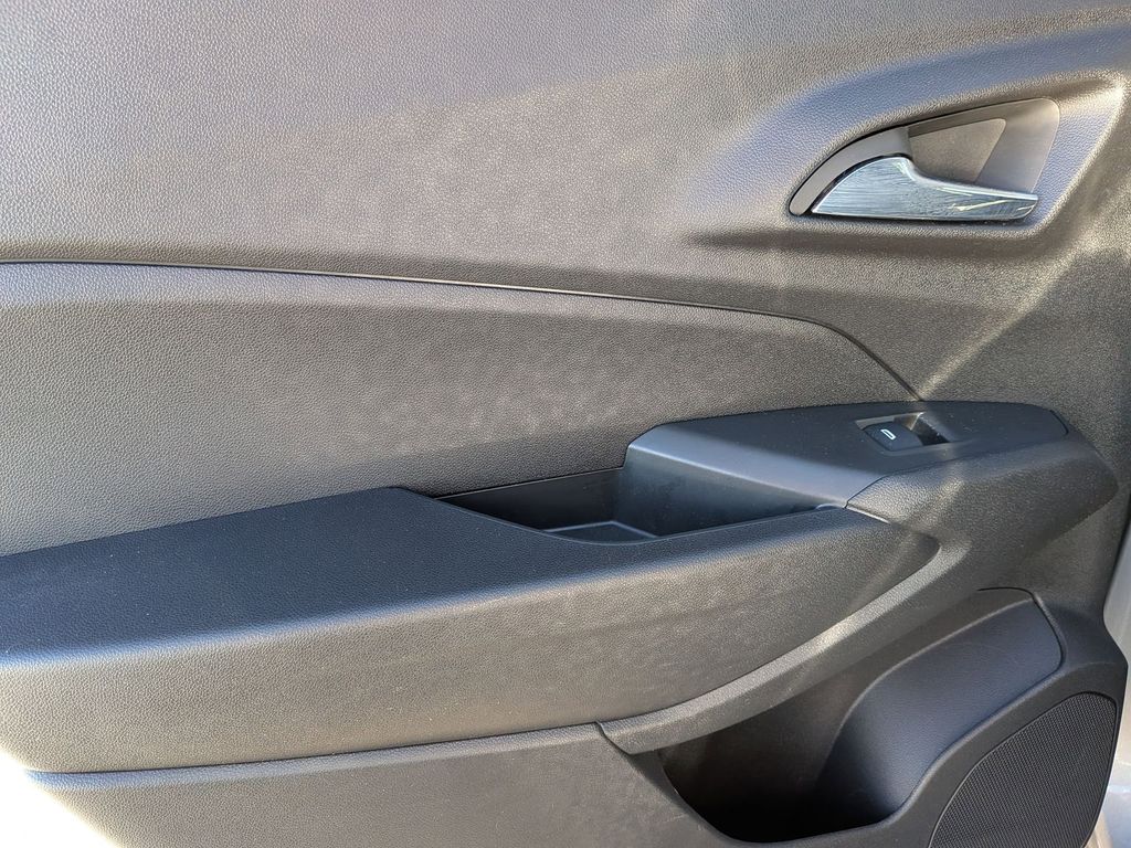 Thumbnail: 2025 Chevrolet Trax - 20