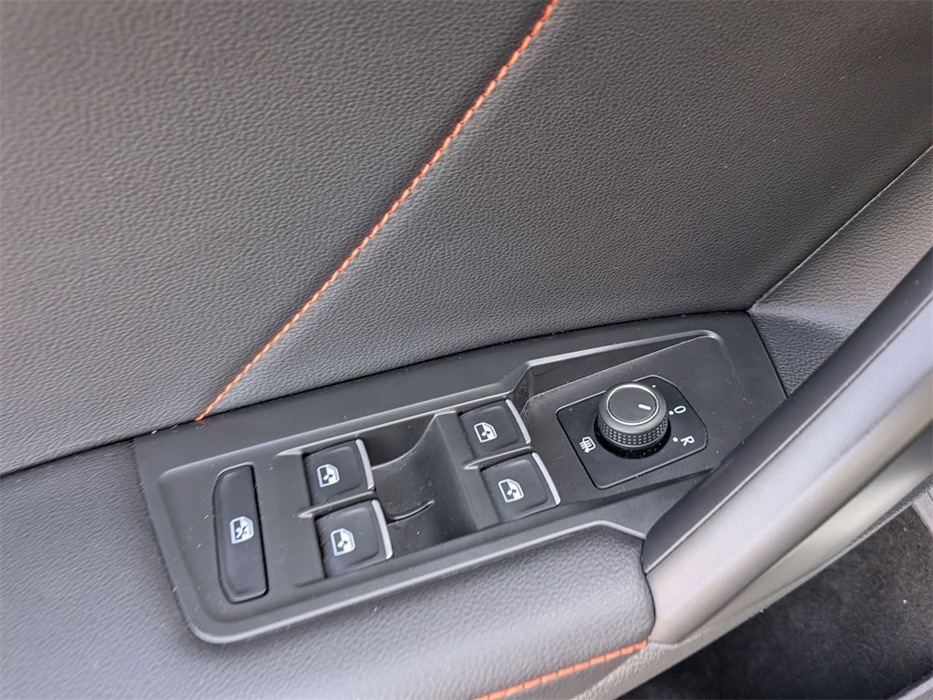 Thumbnail: 2024 Volkswagen Tiguan - 13