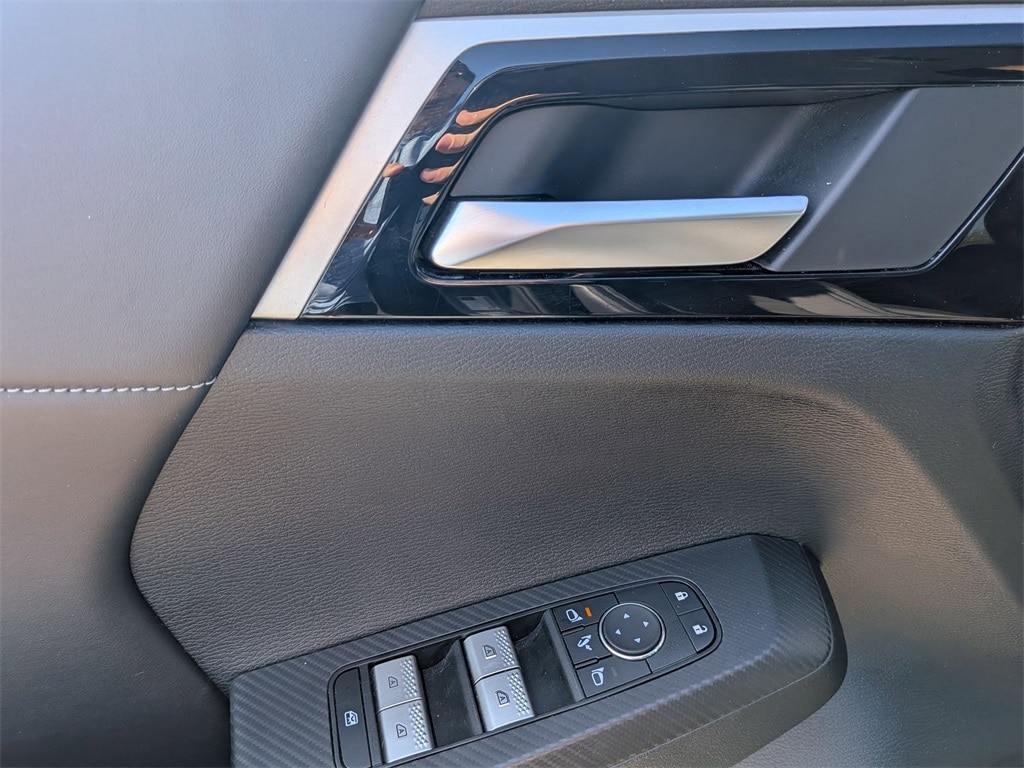 Thumbnail: 2024 Mitsubishi Outlander - 13