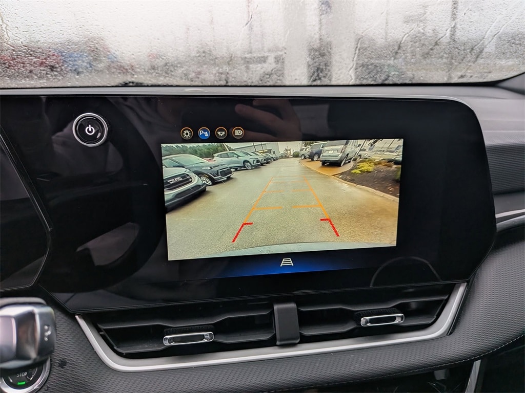 Thumbnail: 2025 Chevrolet Equinox - 18