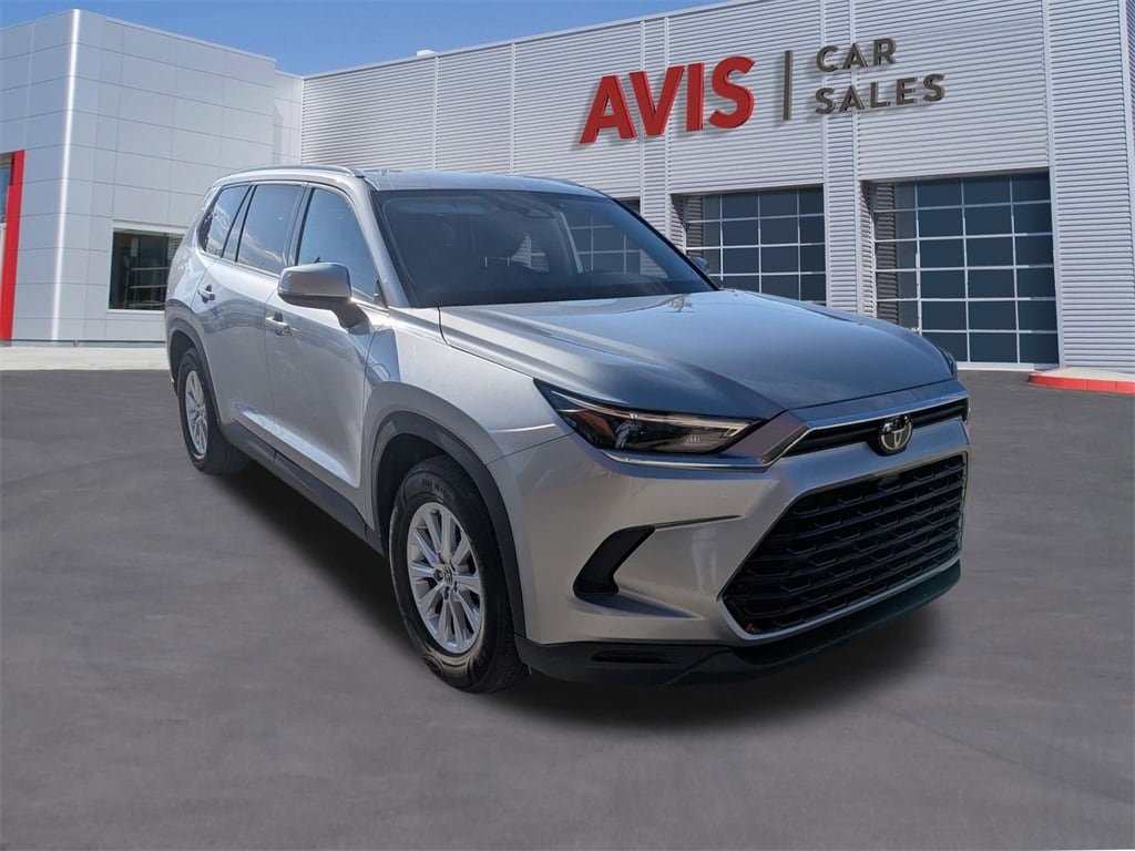 2025 Toyota Grand Highlander XLE photo 3