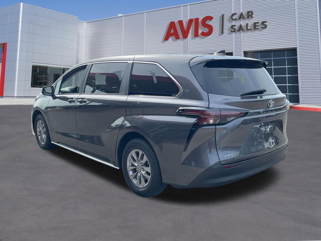 Thumbnail: 2025 Toyota Sienna - 9