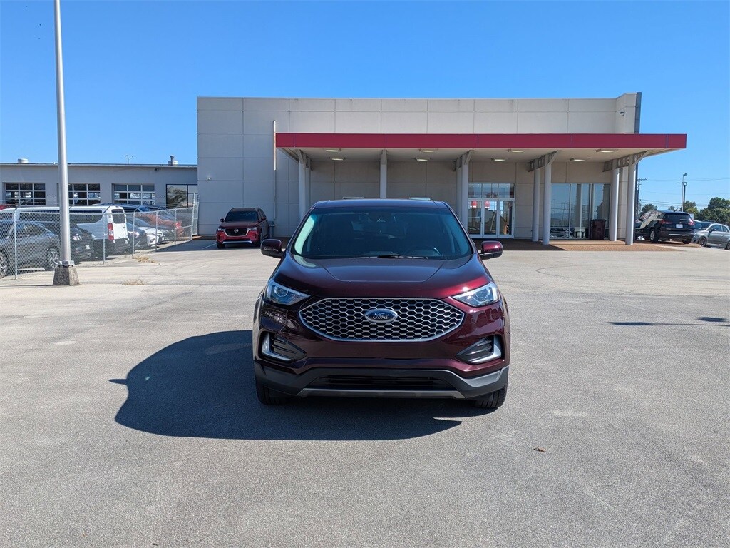 2024 Ford Edge SEL photo 2