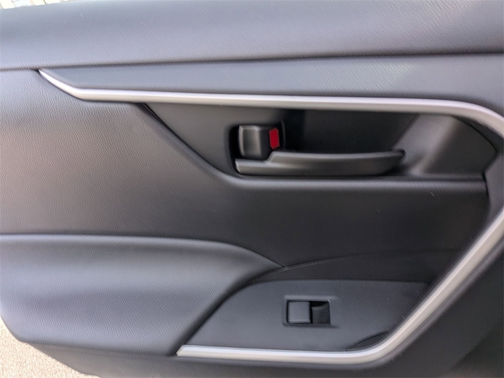 Thumbnail: 2025 Toyota RAV4 - 24