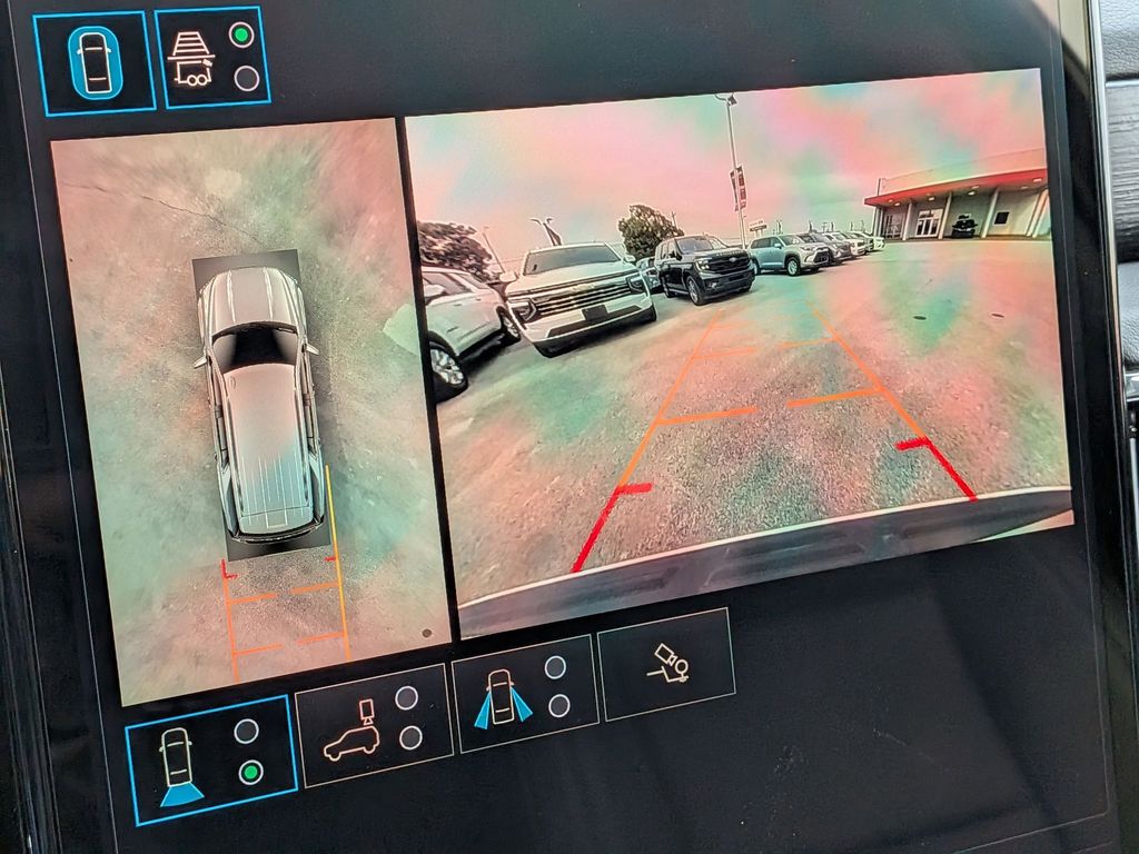 Thumbnail: 2025 GMC Yukon - 16