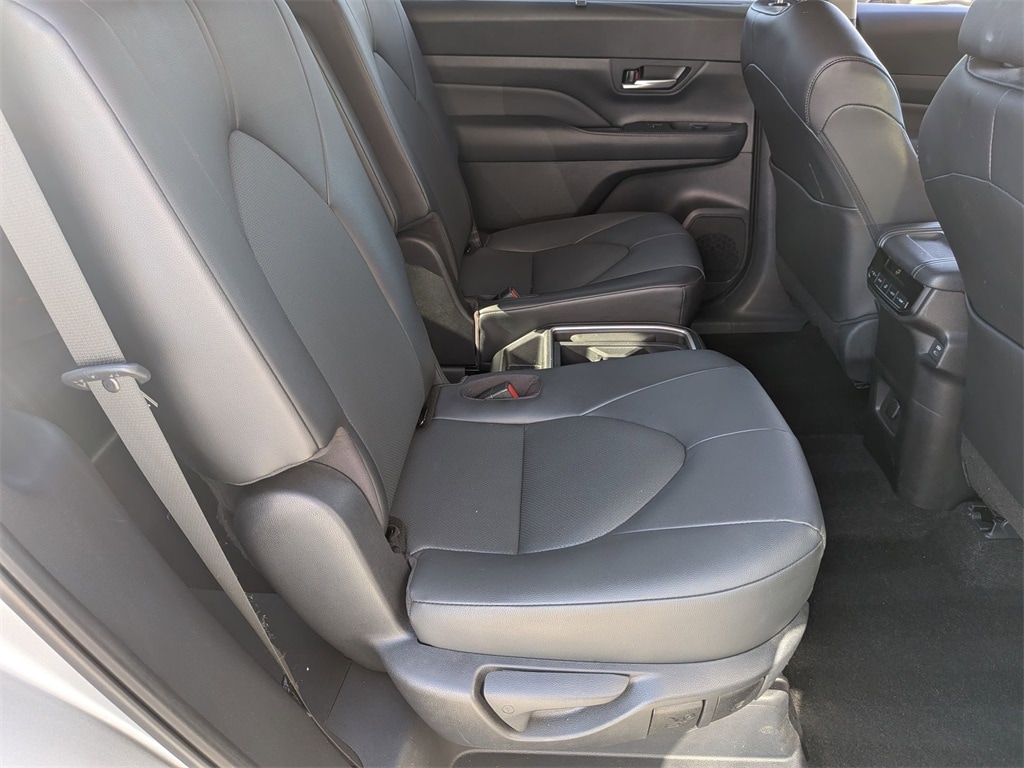 Thumbnail: 2025 Toyota Grand Highlander - 30