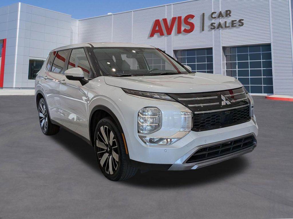 Thumbnail: 2025 Mitsubishi Outlander - 3