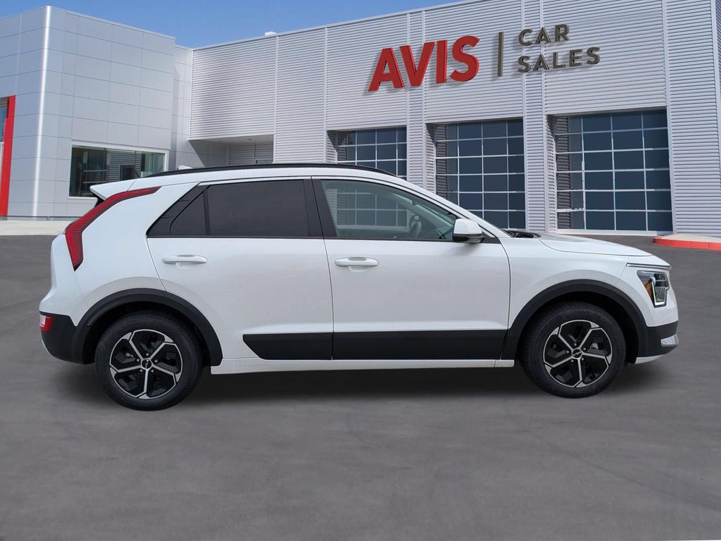 Thumbnail: 2025 Kia Niro - 5