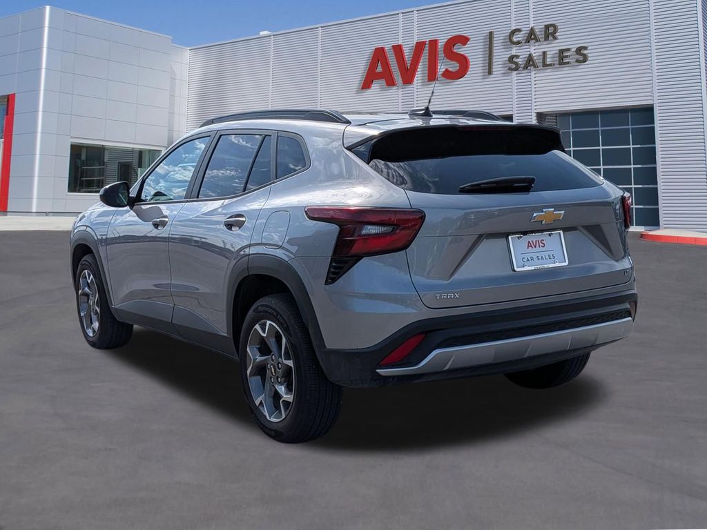 Thumbnail: 2025 Chevrolet Trax - 9