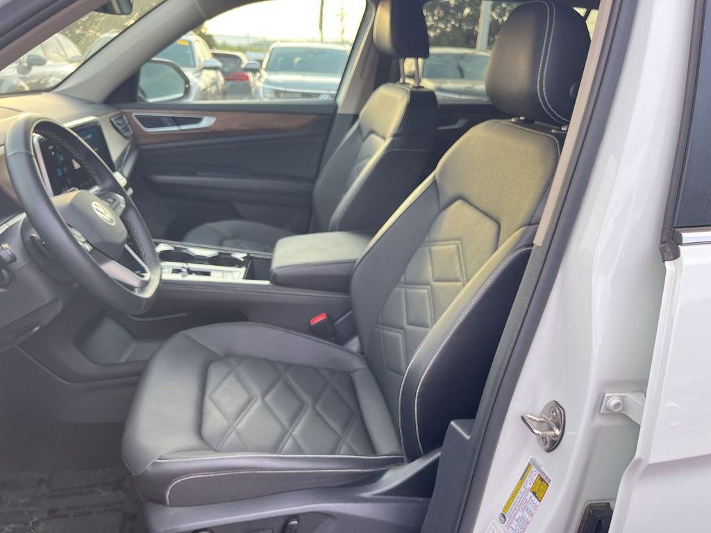 Thumbnail: 2025 Volkswagen Atlas - 24