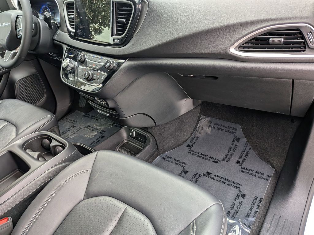 Thumbnail: 2025 Chrysler Pacifica - 29