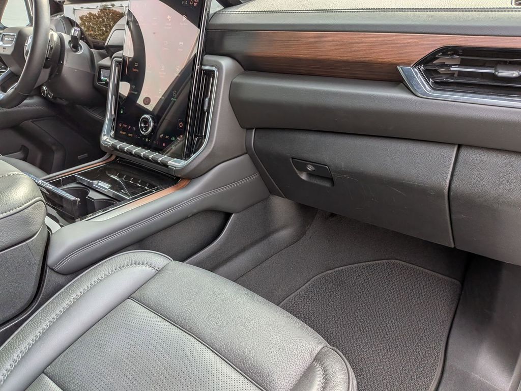 Thumbnail: 2025 GMC Yukon - 31