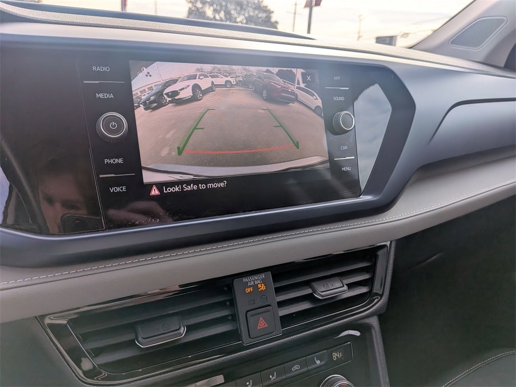 Thumbnail: 2024 Volkswagen Taos - 18