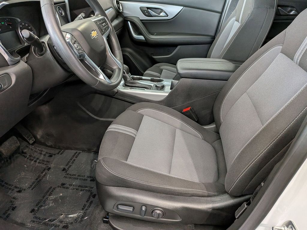 Thumbnail: 2025 Chevrolet Blazer - 23