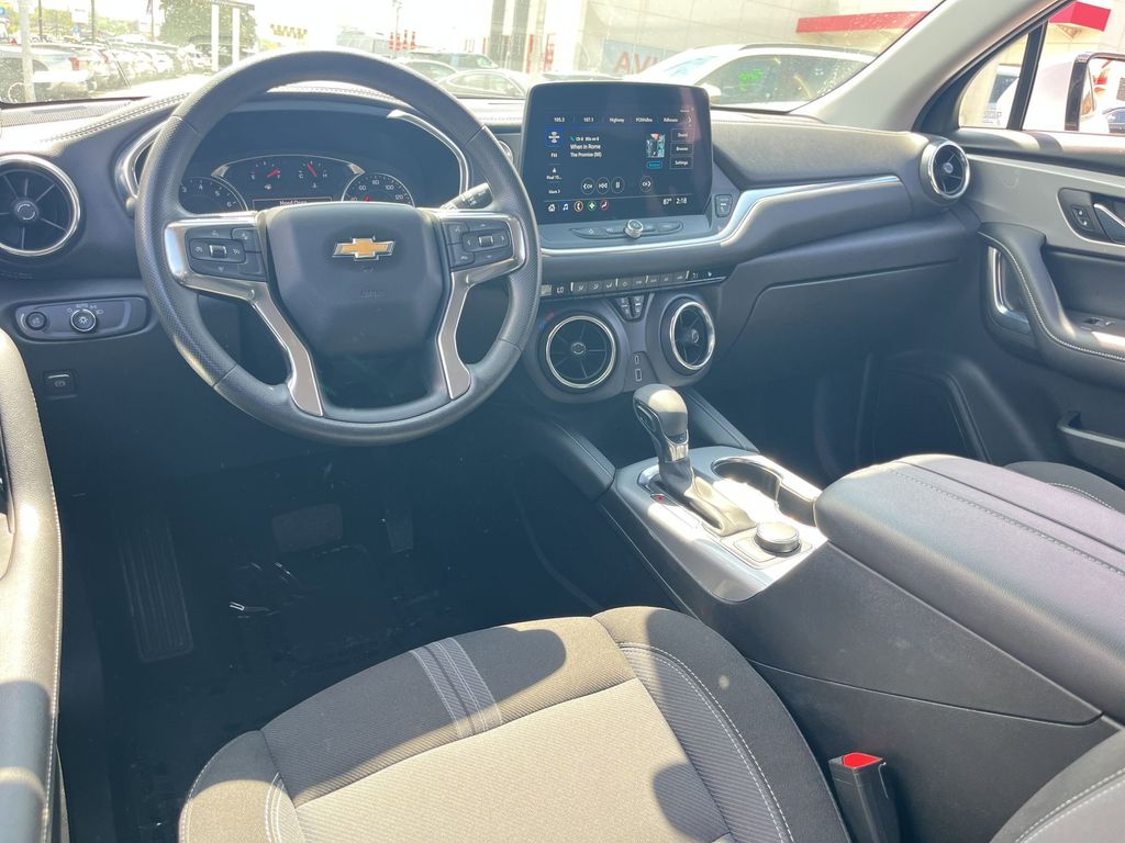 Thumbnail: 2025 Chevrolet Blazer - 25