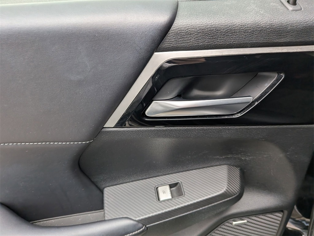 Thumbnail: 2025 Mitsubishi Outlander - 27