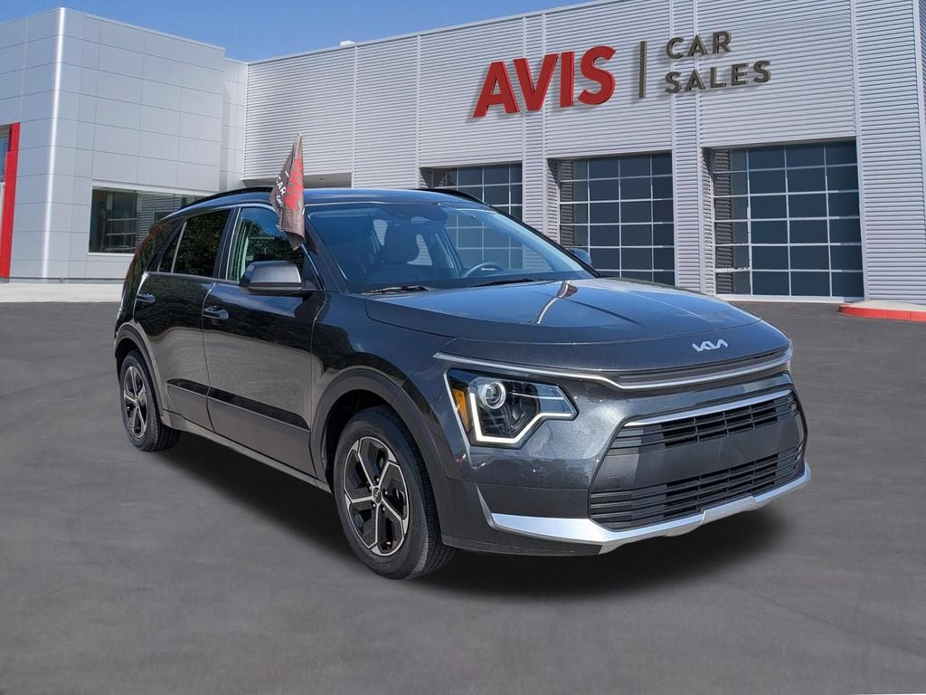 Thumbnail: 2025 Kia Niro - 3