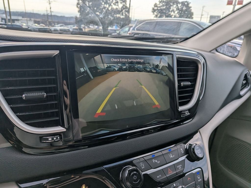 Thumbnail: 2024 Chrysler Pacifica - 18