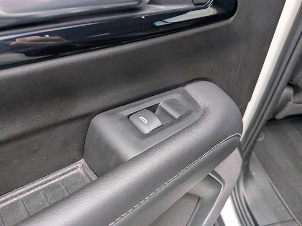 Thumbnail: 2025 Chevrolet Tahoe - 20